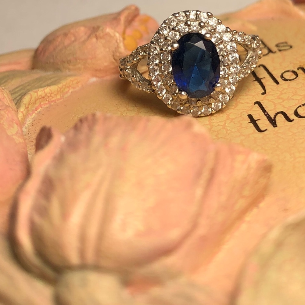 Ring - Picture 5 of 5
